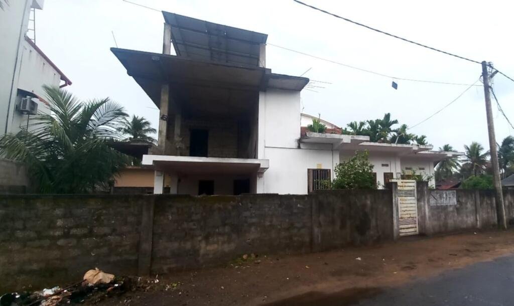 In Nallur area of Jaffna [ 1. 1/2] West Gate Terrace House for Sale in Parappu Kari-7