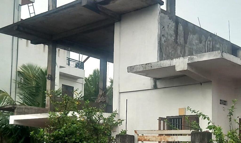 In Nallur area of Jaffna [ 1. 1/2] West Gate Terrace House for Sale in Parappu Kari-4