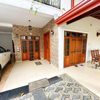 Ultra Luxury 3 storey house near Gampaha Udupila with all amenities built on 30 perches plot-2
