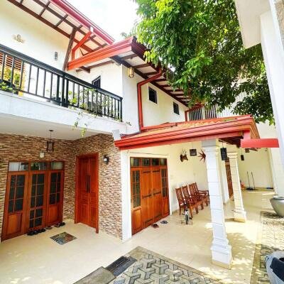 Ultra Luxury 3 storey house near Gampaha Udupila with all amenities built on 30 perches plot-1