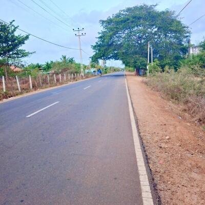Jaffna: At Tellipalai Varthalavilan Airport Main Street Ghani is for sale.-2