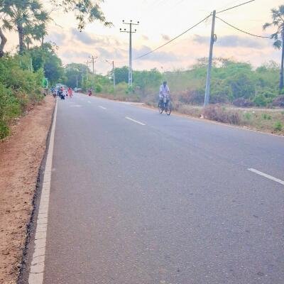 Jaffna: At Tellipalai Varthalavilan Airport Main Street Ghani is for sale.-3