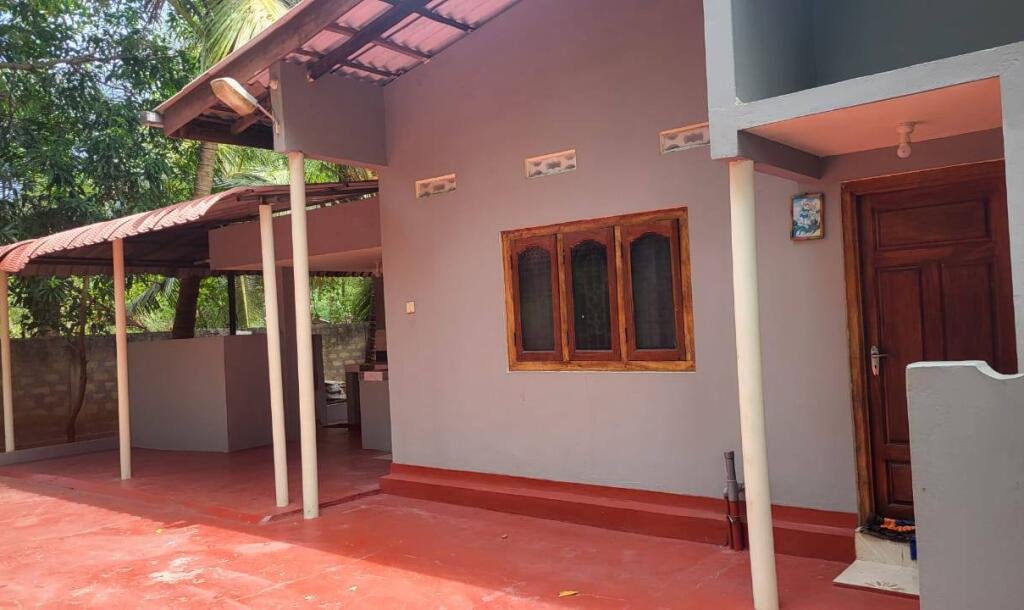 பண்டத்தரிப்பு  பத்திமா வீதியில் சுற்று மதிலுடன் கூடிய 3.75பரப்பு காணியில் அமைந்துள்ள மாடி வீடு விற்பனைக்கு-2