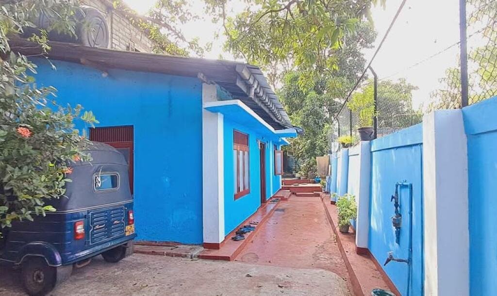 2story House for sale in aliwatha mattakuliya colombo 15-1