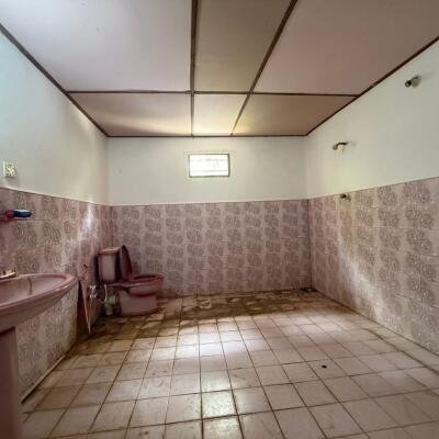 அச்சுவேலி Town இல் 4.5 பரப்பு காணி வீடு விற்பனைக்கு