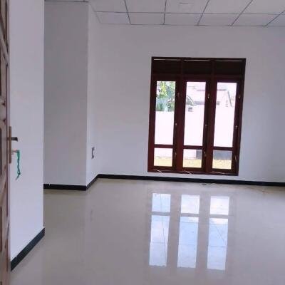 Moragahena unresidentified new house 100m to main bus road-2