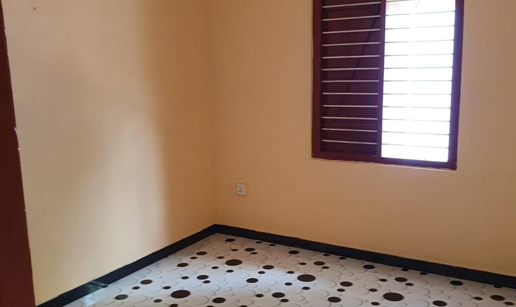 Vavunia #Dhonikal area 4 spreading sturdy house with round wall for sale.-1