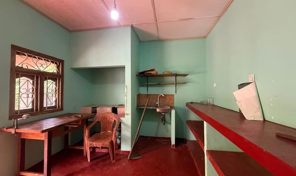urumpirai ஊரெழுவில் 3 பரப்பு காணியில் அமைந்த வீடு 🏡விற்பனைக்கு-4