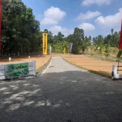5 valuable plots near Kadawatha Wabada road for sale immediately.