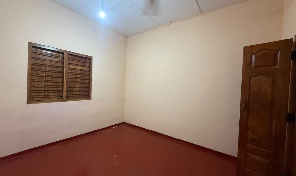 urumpirai ஊரெழுவில் 3 பரப்பு காணியில் அமைந்த வீடு 🏡விற்பனைக்கு-9