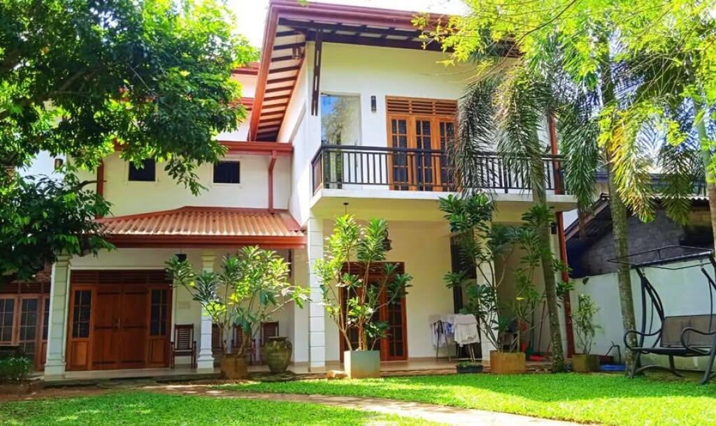 Super three storey house with 30 perches for sale, Gampaha Delgoda, Udupila-3