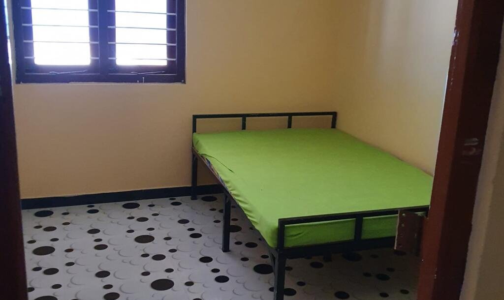 Vavunia #Dhonikal area 4 spreading sturdy house with round wall for sale.-5