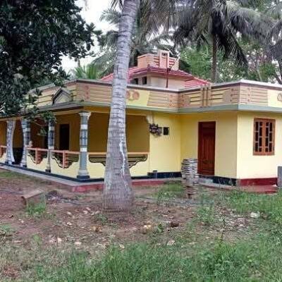 Vavuniya Kumangulam area 4 spreading sturdy house with round wall for sale.-4