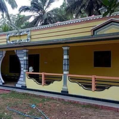 Vavuniya Kumangulam area 4 spreading sturdy house with round wall for sale.-2