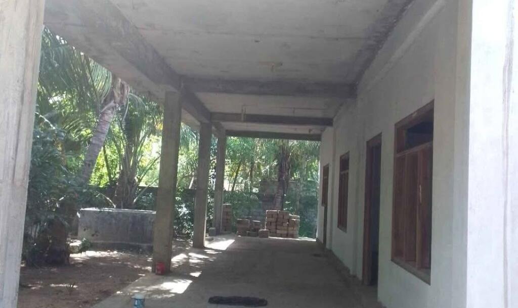 கைதடி - A9 வீதிக்கு அருகாமையில் அமைந்துள்ள, வீட்டுடன் கூடிய காணி விற்பனைக்கு prime location காணி-4