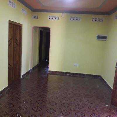 Vavuniya Kumangulam area 4 spreading sturdy house with round wall for sale.-3