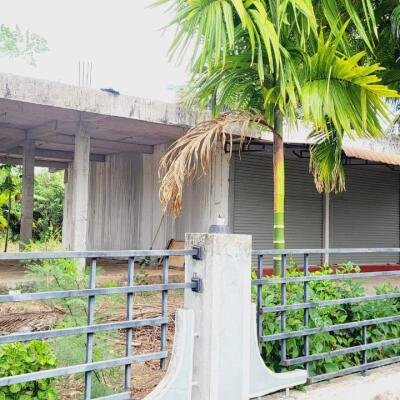 இளவாலை, பெரியவிளான் சந்திக்கு அண்மித்த பகுதியில், 4 கடைகளுடன் கூடிய கட்டிடம் விற்பனைக்கு-1
