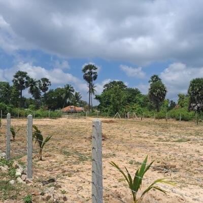யாழ்ப்பாணம் கே.கே.எஸ்   கடற்கரை முகப்போடு காணி விற்பனைக்கு.-2