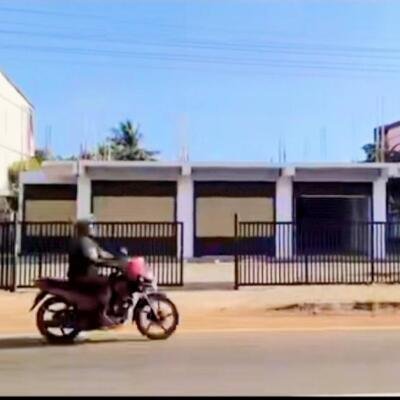 யாழ்.நாவற்குளி சந்தி அருகில் கடைத்தொகுதி விற்பனைக்கு-3