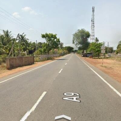 கிளிநொச்சி - பளை - புதுக்காடு சந்திக்கு அண்மையில் A9 வீதியில் வீதியோரமாக அமைந்துள்ள காணி விற்பனைக்கு உண்டு.-1
