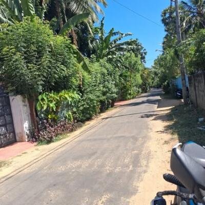 யாழ்ப்பாணம் உடுவில் மானிப்பாய் பிரதான வீதியிலிருந்து 300 மீட்டர் தூரத்தில்  காணி விற்பனைக்கு-1