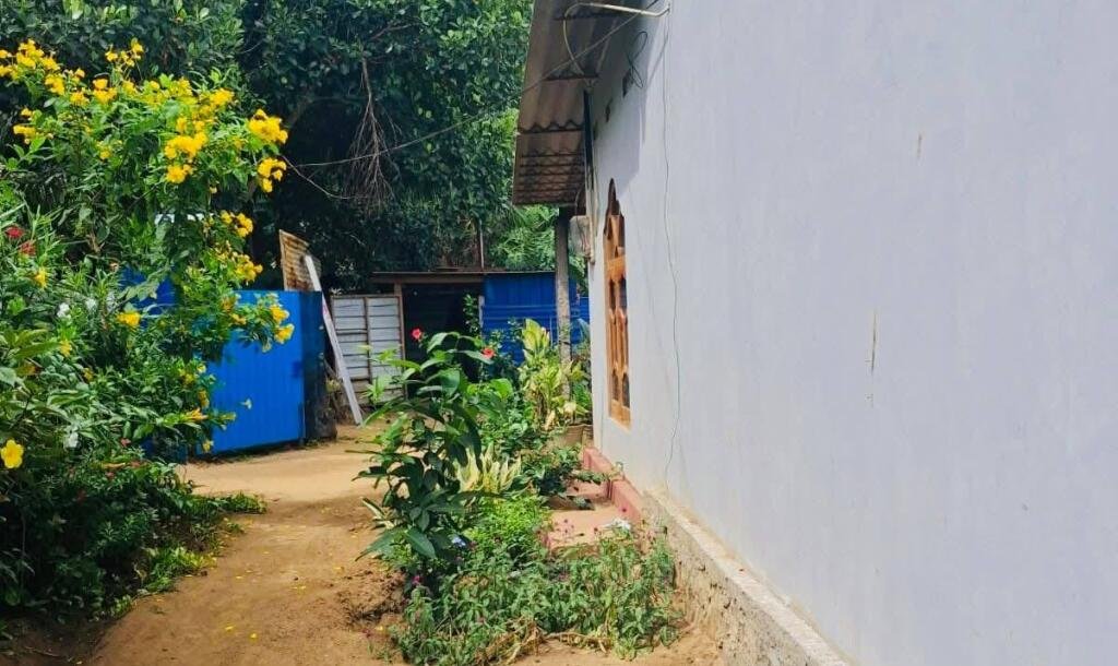 யாழ் மானிப்பாய் பகுதியில் 2.5 பரப்பு காணியில் அமைந்த வடக்கு வாசல் புதிய வீடு விற்பனைக்கு-9