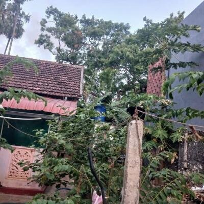 யாழ்.பருத்தித்துறை சாரையடியில்  காணி #மேற்கு வாசல் வீட்டுடன் விற்பனைக்கு..-2