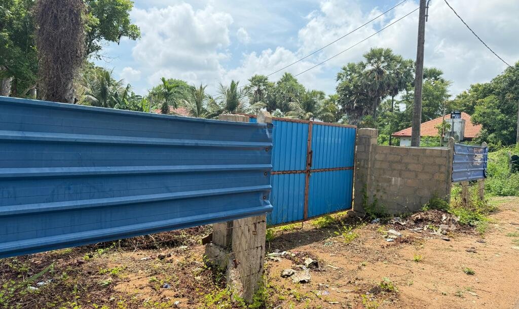 தெல்லிப்பளையில் 4 பரப்பு வீதியோரமாக காணி விற்பனைக்கு-5