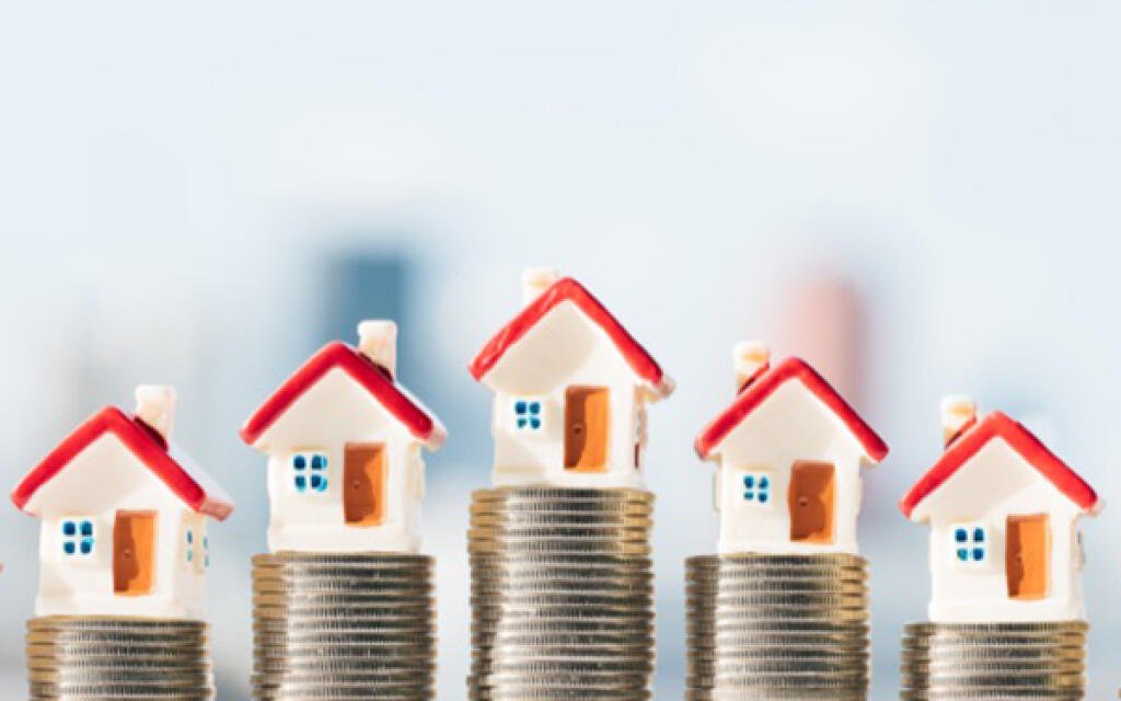 Smart Strategies for Buying Property in an Economic Crisis: 10 Essential Tips