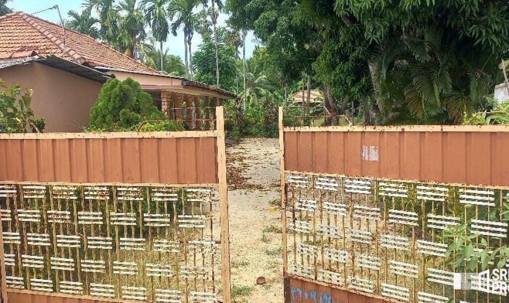 3 bedroom house for sale on 11 acres of land in Meesalai Puthur Junction Vembrai-8