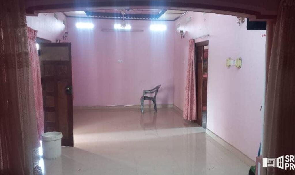 3 bedroom house for sale on 11 acres of land in Meesalai Puthur Junction Vembrai-16