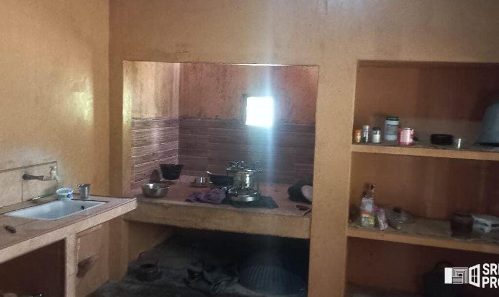 3 bedroom house for sale on 11 acres of land in Meesalai Puthur Junction Vembrai-17