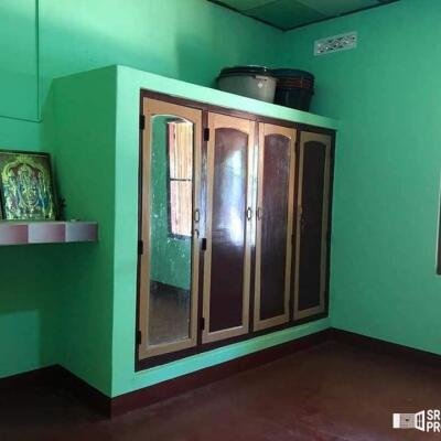 House with 6 rooms for sale near Nelliadi Malusandi on 4 acres of land.-2